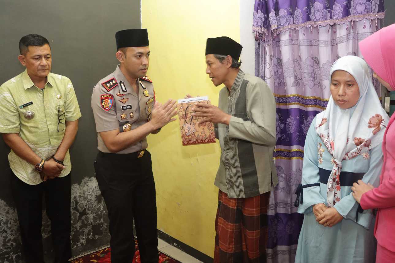 Kapolres Pasuruan Takziah ke Rumah Duka Korban Pembunuhan Prigen, Tegaskan Komitmen Penanganan Kasus Secara Adil