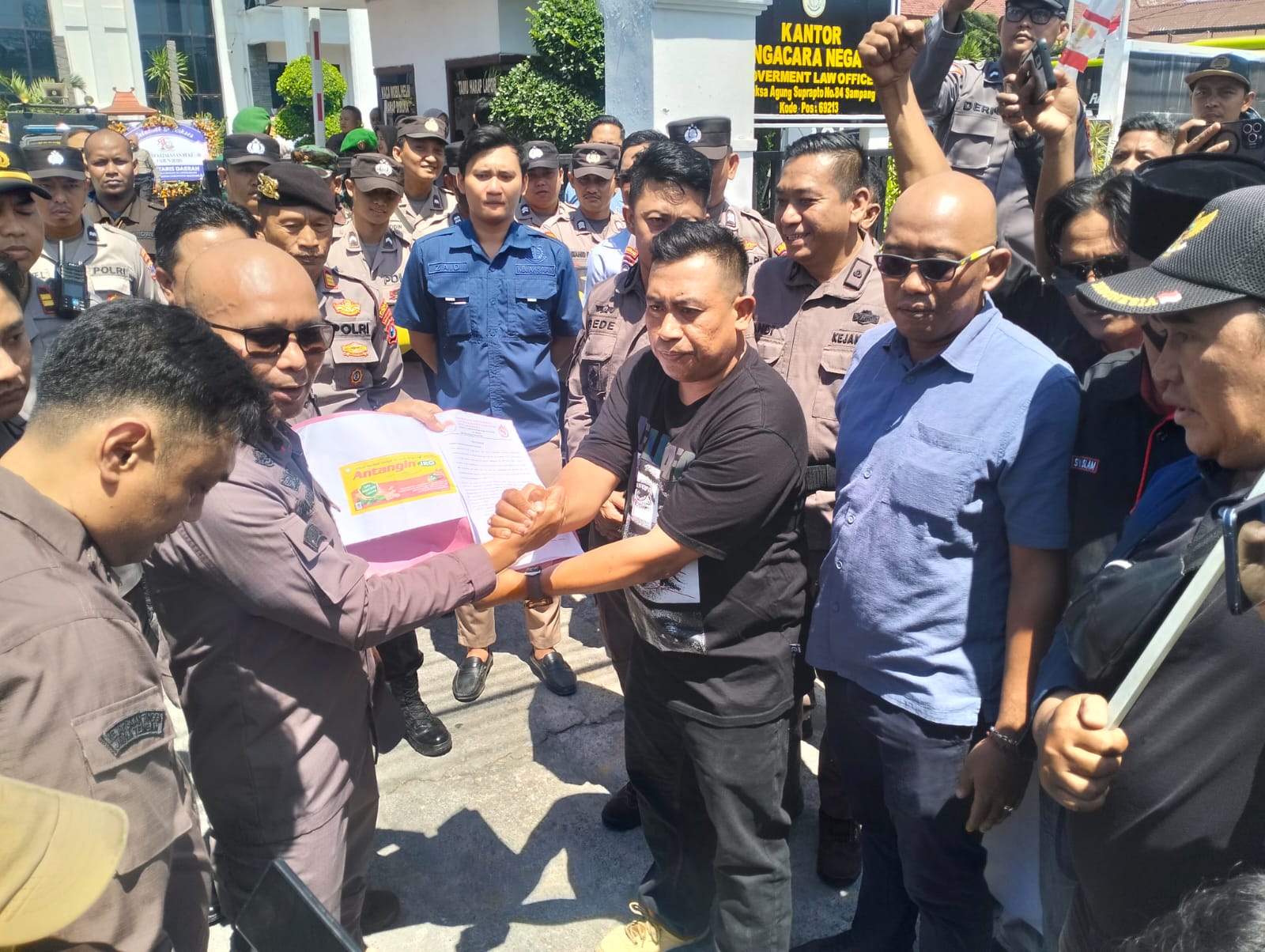 Aliansi Sampang Bersatu Desak Kejari Segera Tetapkan Tersangka Dugaan Korupsi BLUD RSUD dr Muhammad Zyn