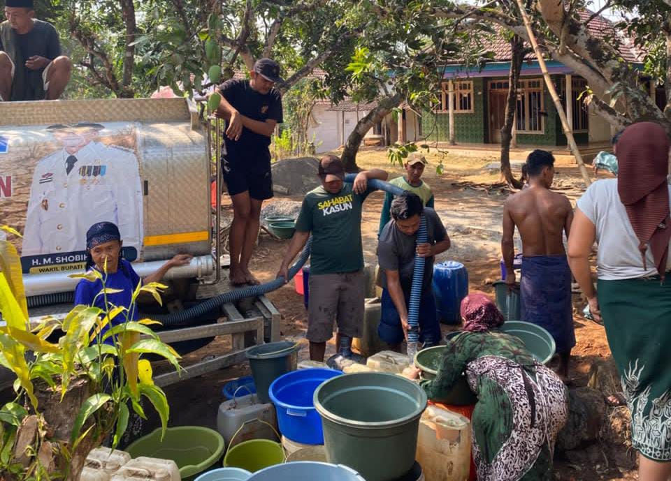 75 KK di Dusun Ampelbanjar Barat/Songonan Terdampak Kekeringan, Bantuan Air Bersih Mulai Disalurkan